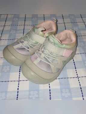 OshKosh B'gosh Pastel Velcro Sneakers Size 6 Toddlers